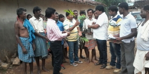 Distribution of Guava & Litchi plant by Pramukh Adhikari, Vidhayak Pratinidhi to villagers in collaboration with RKM.jpg